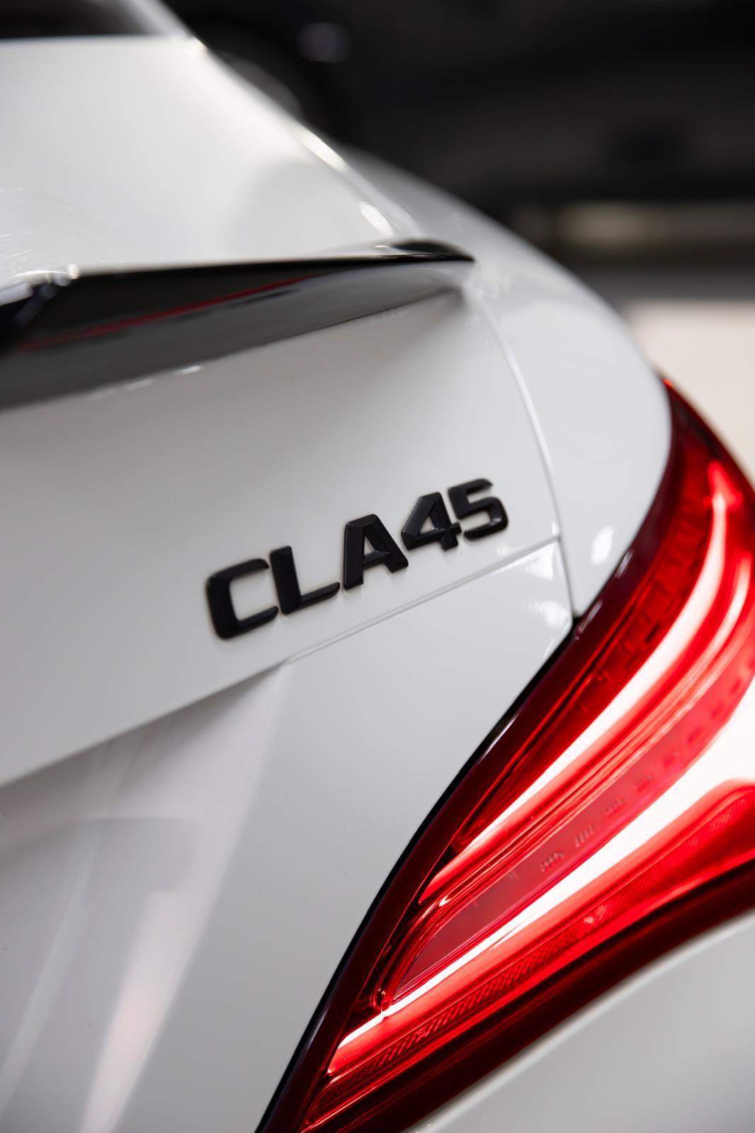 Mercedes-Benz CLA 45 AMG 0
