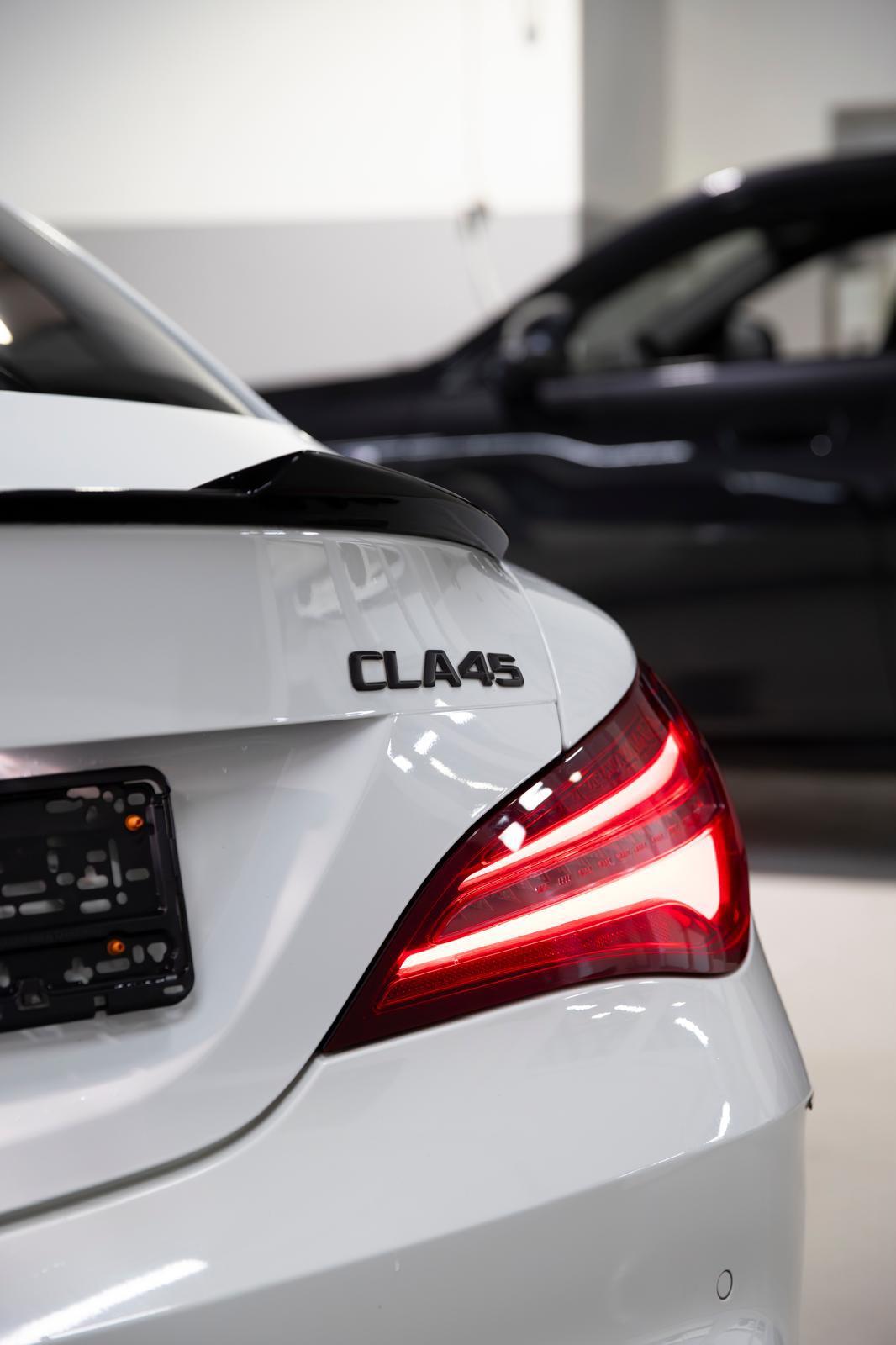 Mercedes-Benz CLA 45 AMG 0