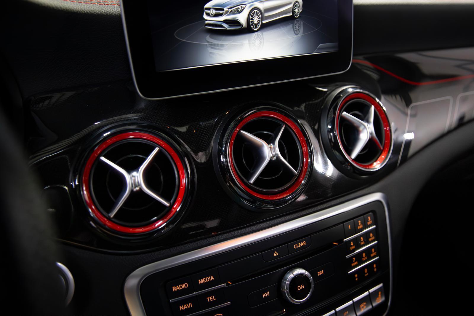 Mercedes-Benz CLA 45 AMG 0