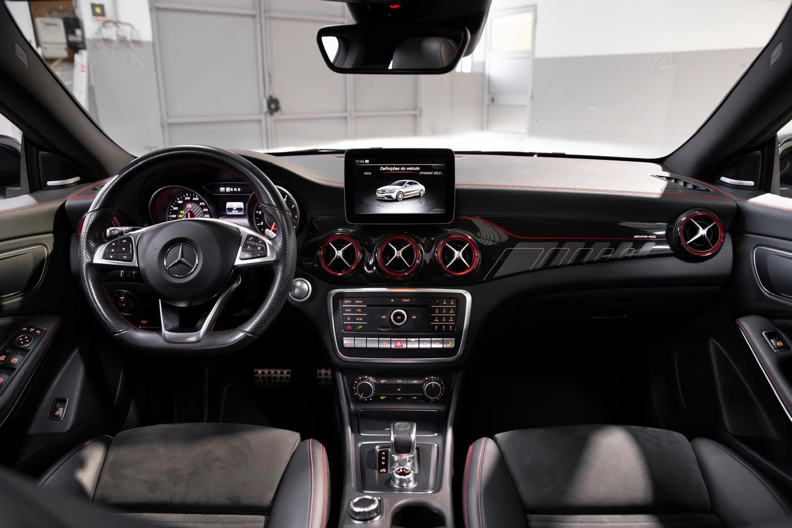Mercedes-Benz CLA 45 AMG 0