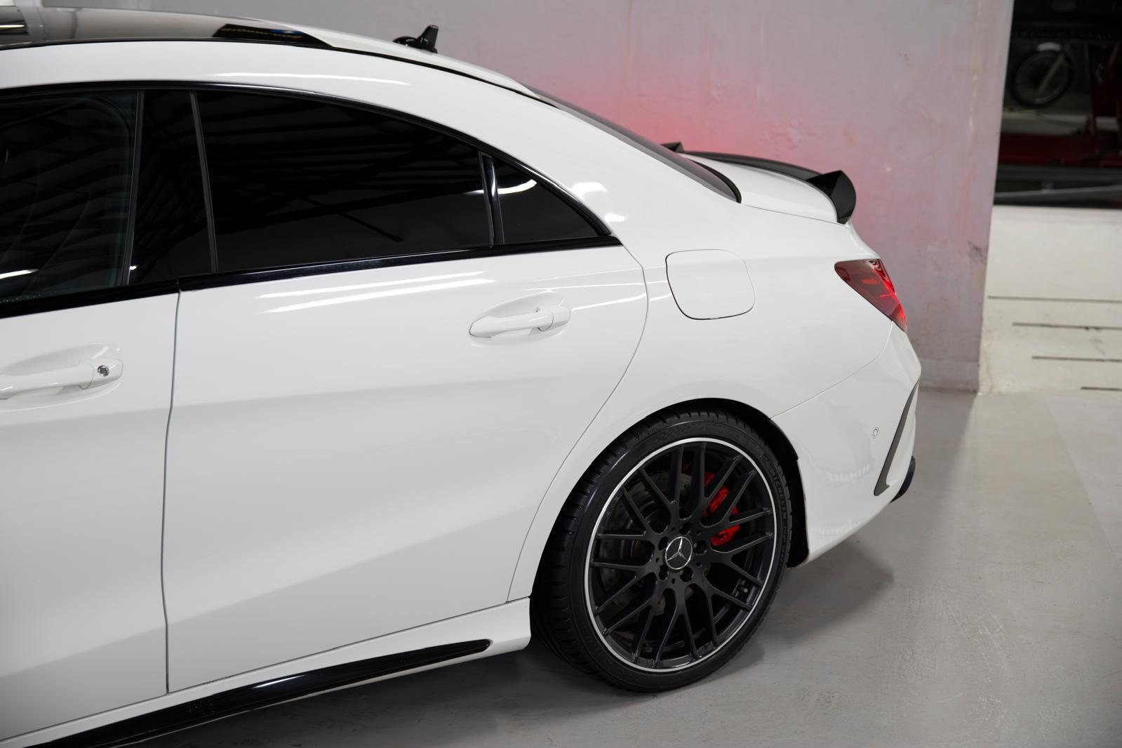 Mercedes-Benz CLA 45 AMG 0