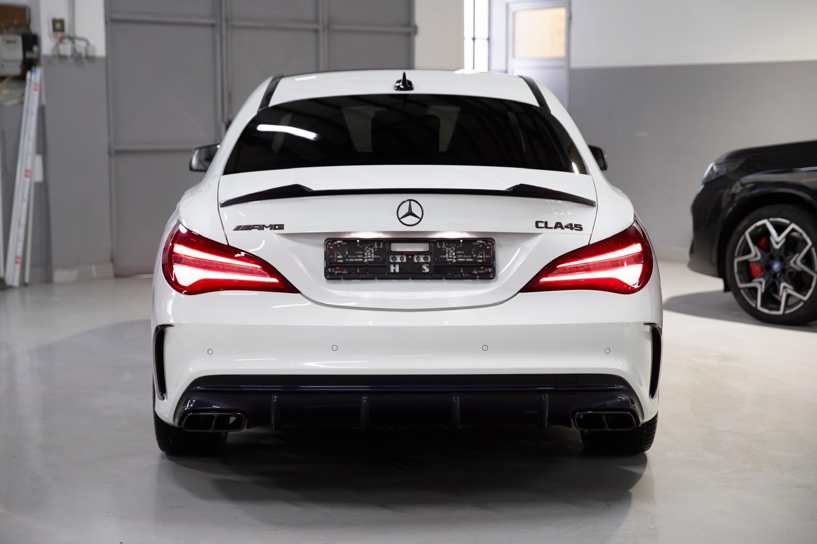 Mercedes-Benz CLA 45 AMG 0